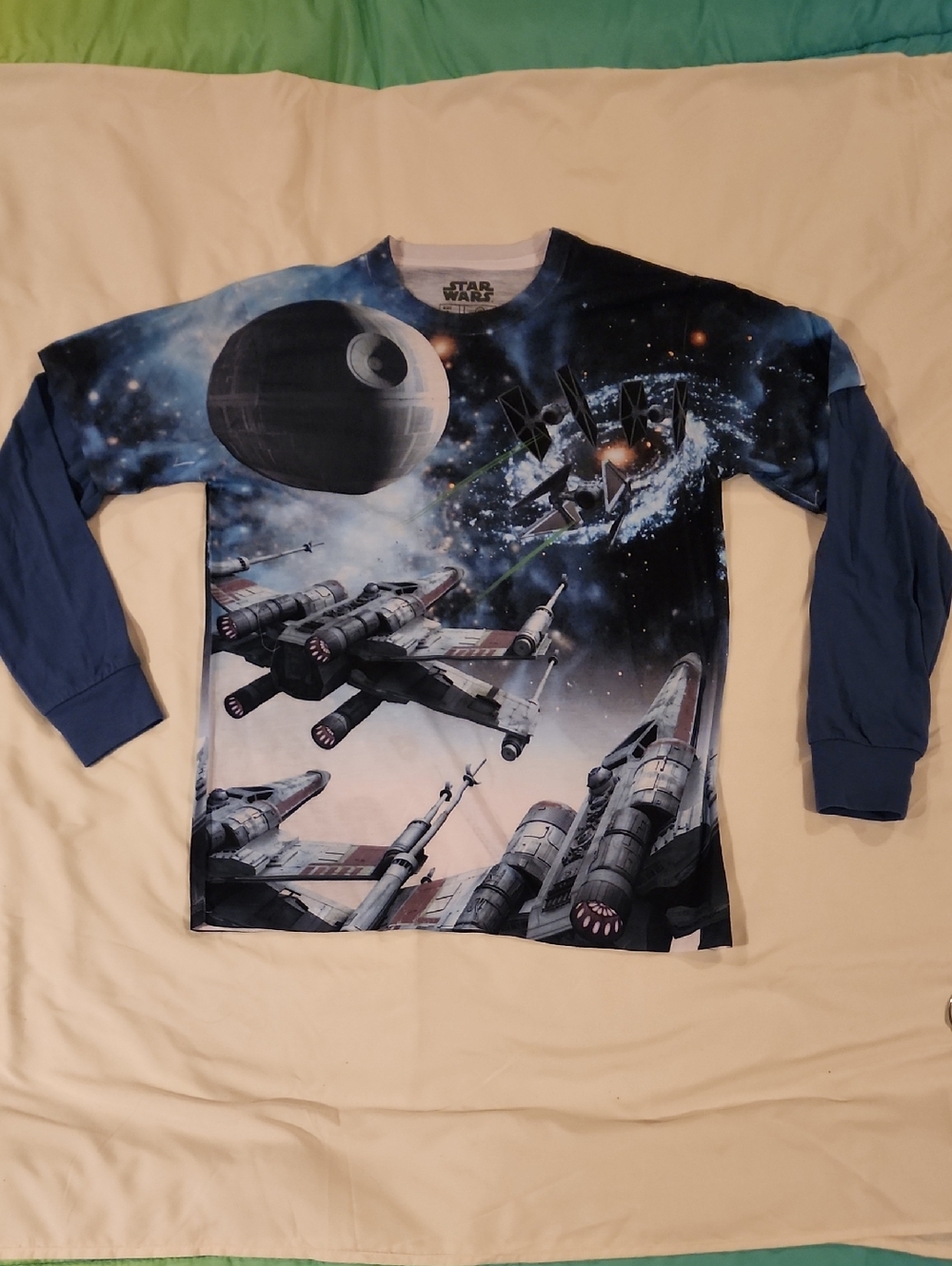 Star Wars Long-Sleeve Space Battle Tee. Size Large